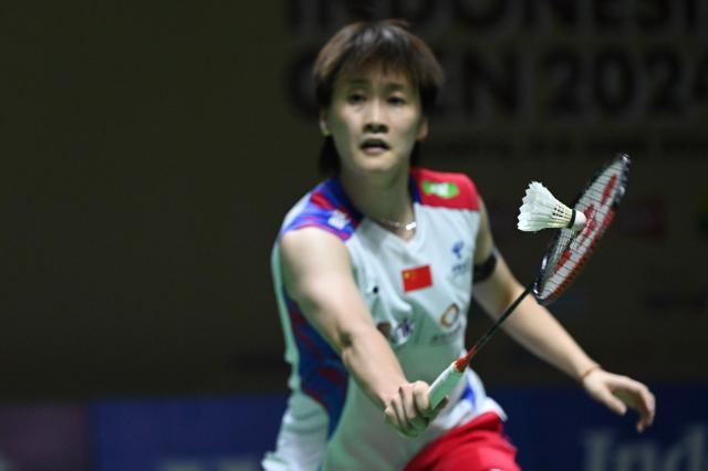 拉近了他与 拉近了他与