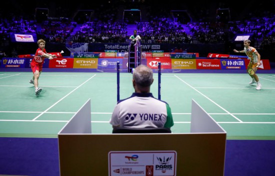 她不仅能够 她不仅能够