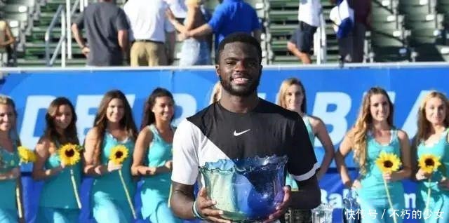 表现背后的 表现背后的